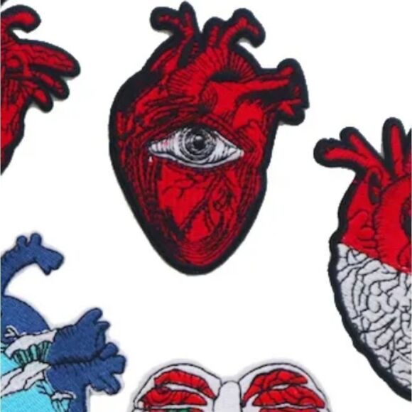 NWOT Iron On Embroidered Heart with an Eye Applique - Picture 2 of 4